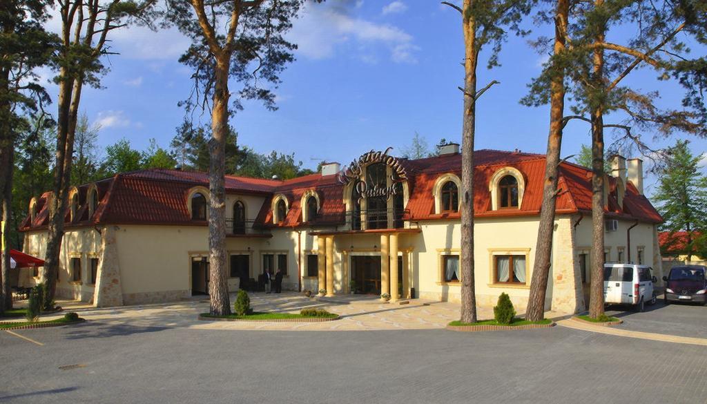Krysztalowy Palacyk Kozienice Exterior photo